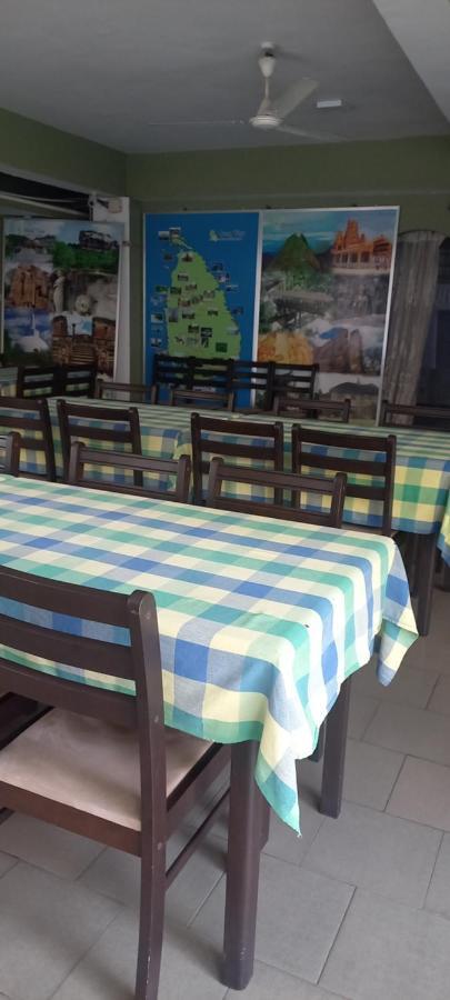 Ocean View Tourist Guest House At Negombo Beach Near The Airport Exteriör bild