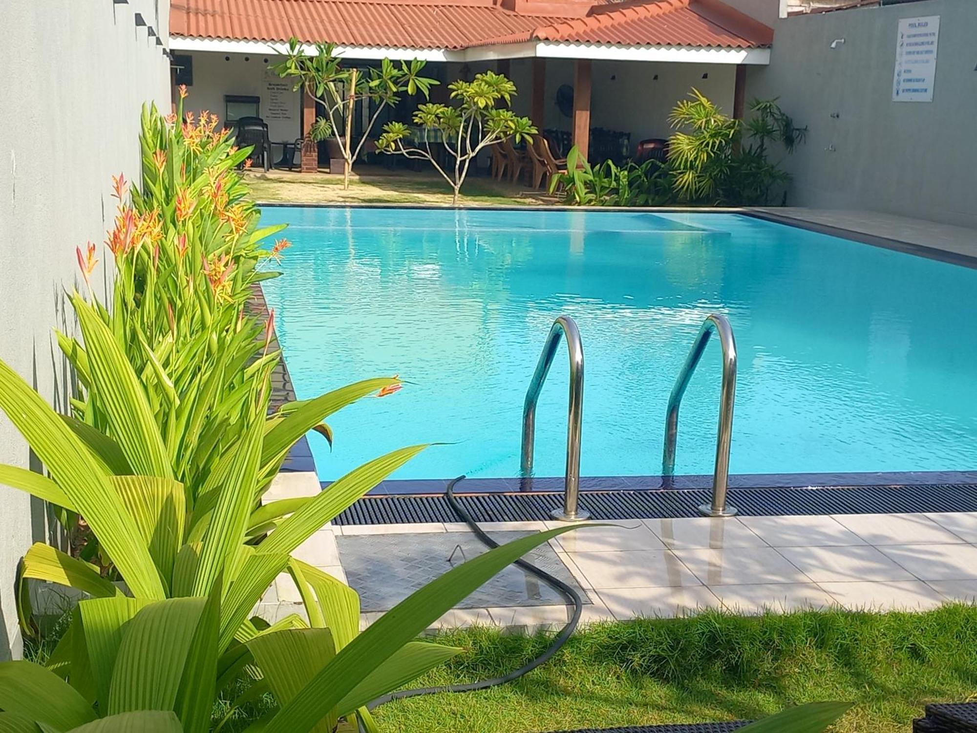 Ocean View Tourist Guest House At Negombo Beach Near The Airport Exteriör bild