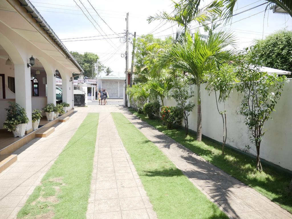 Ocean View Tourist Guest House At Negombo Beach Near The Airport Exteriör bild