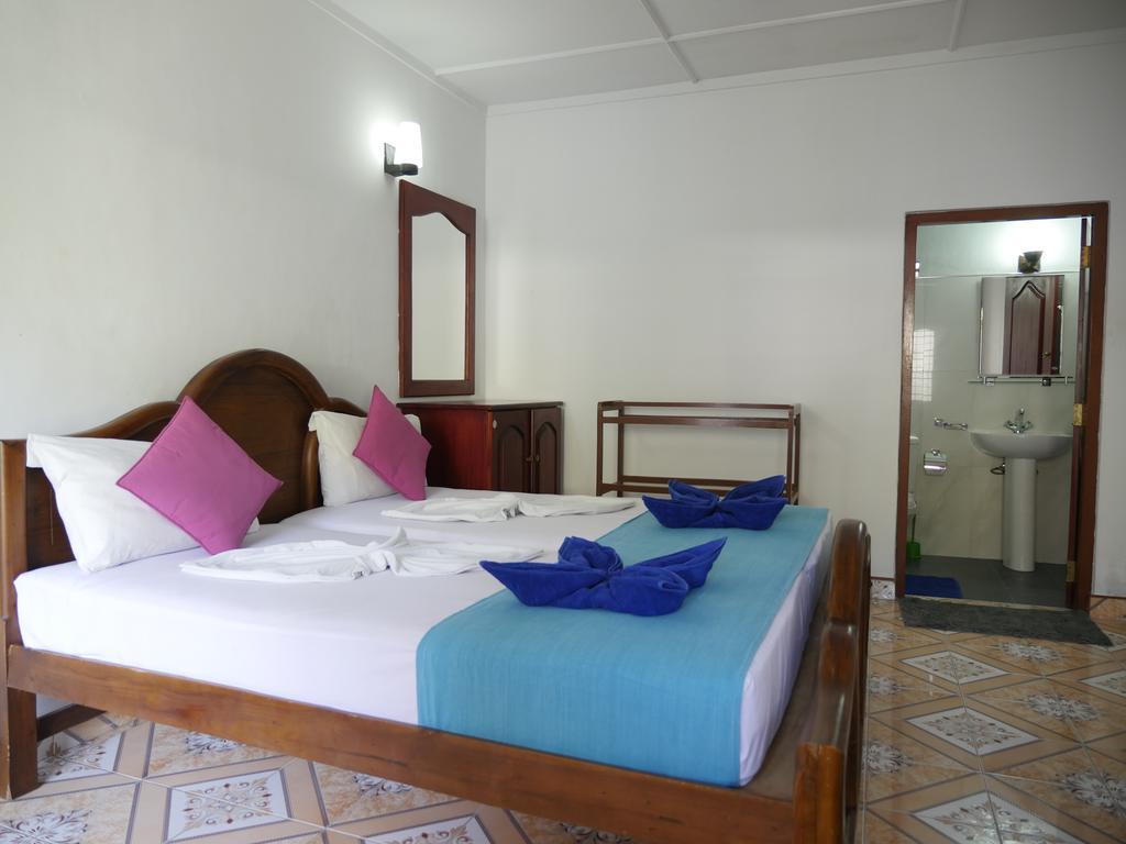 Ocean View Tourist Guest House At Negombo Beach Near The Airport Exteriör bild