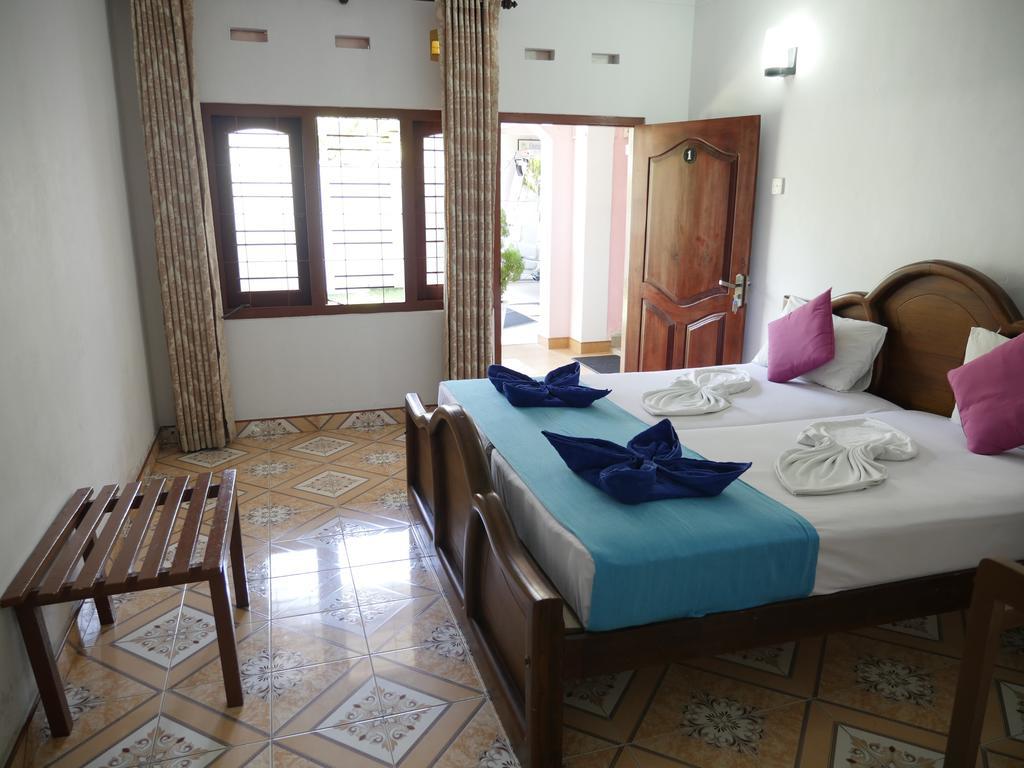Ocean View Tourist Guest House At Negombo Beach Near The Airport Exteriör bild
