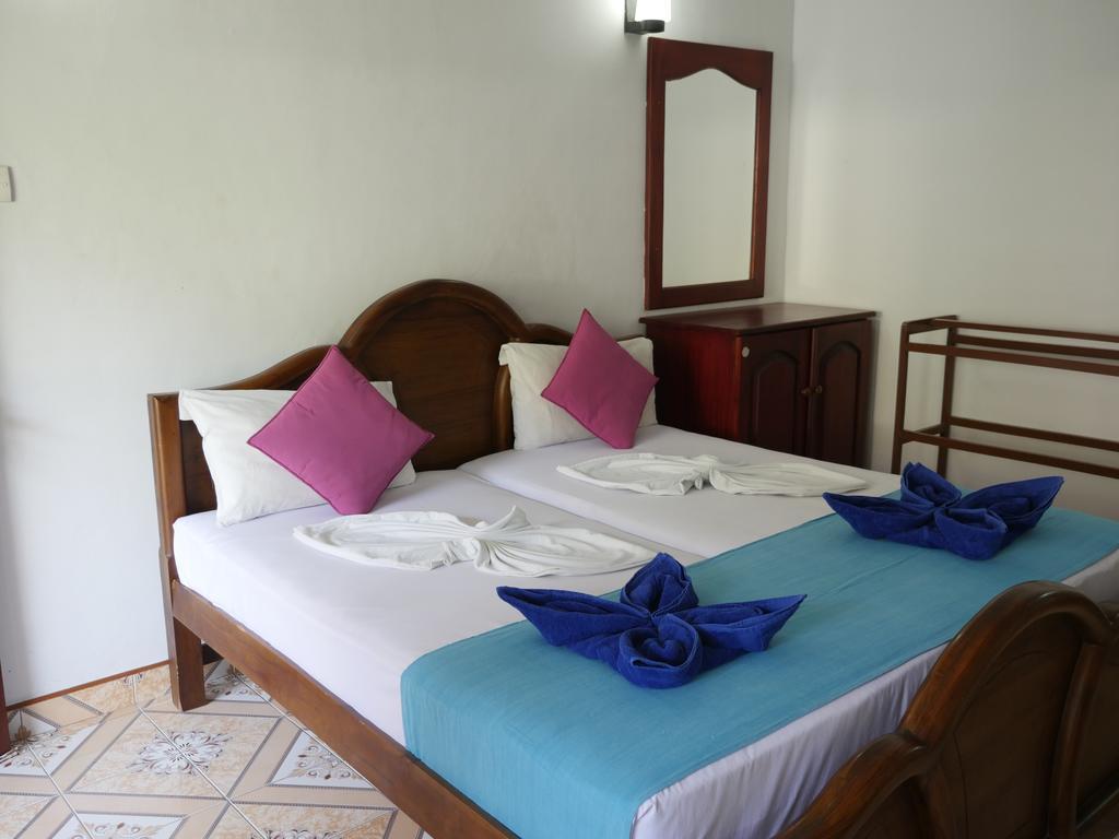 Ocean View Tourist Guest House At Negombo Beach Near The Airport Exteriör bild