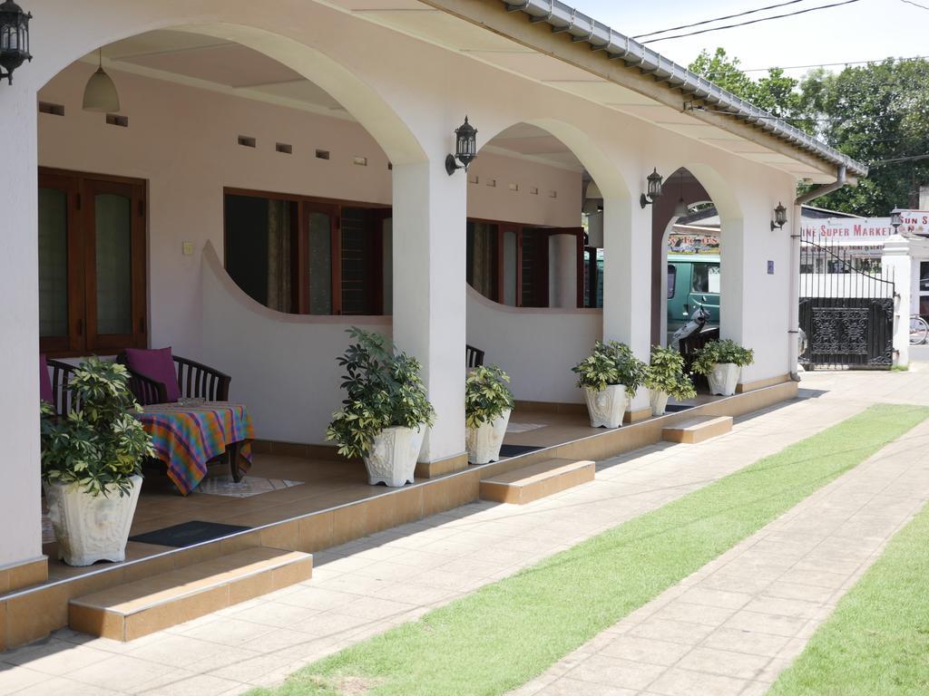 Ocean View Tourist Guest House At Negombo Beach Near The Airport Exteriör bild