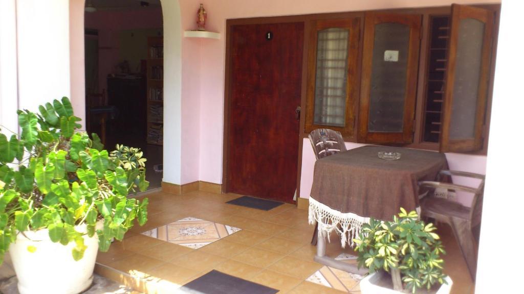 Ocean View Tourist Guest House At Negombo Beach Near The Airport Rum bild